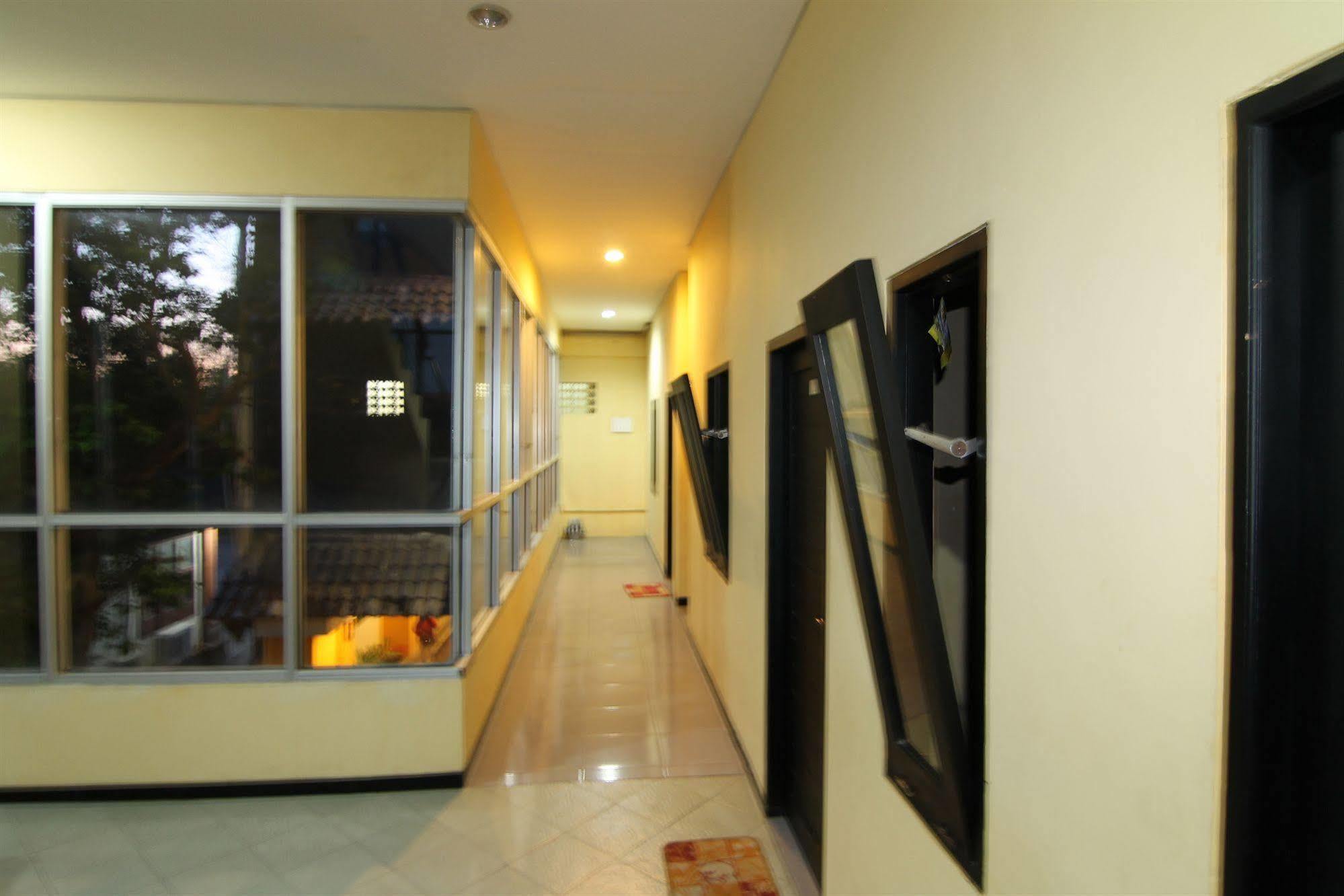 Ct1 Bali Bed & Breakfast Kuta  Exterior photo