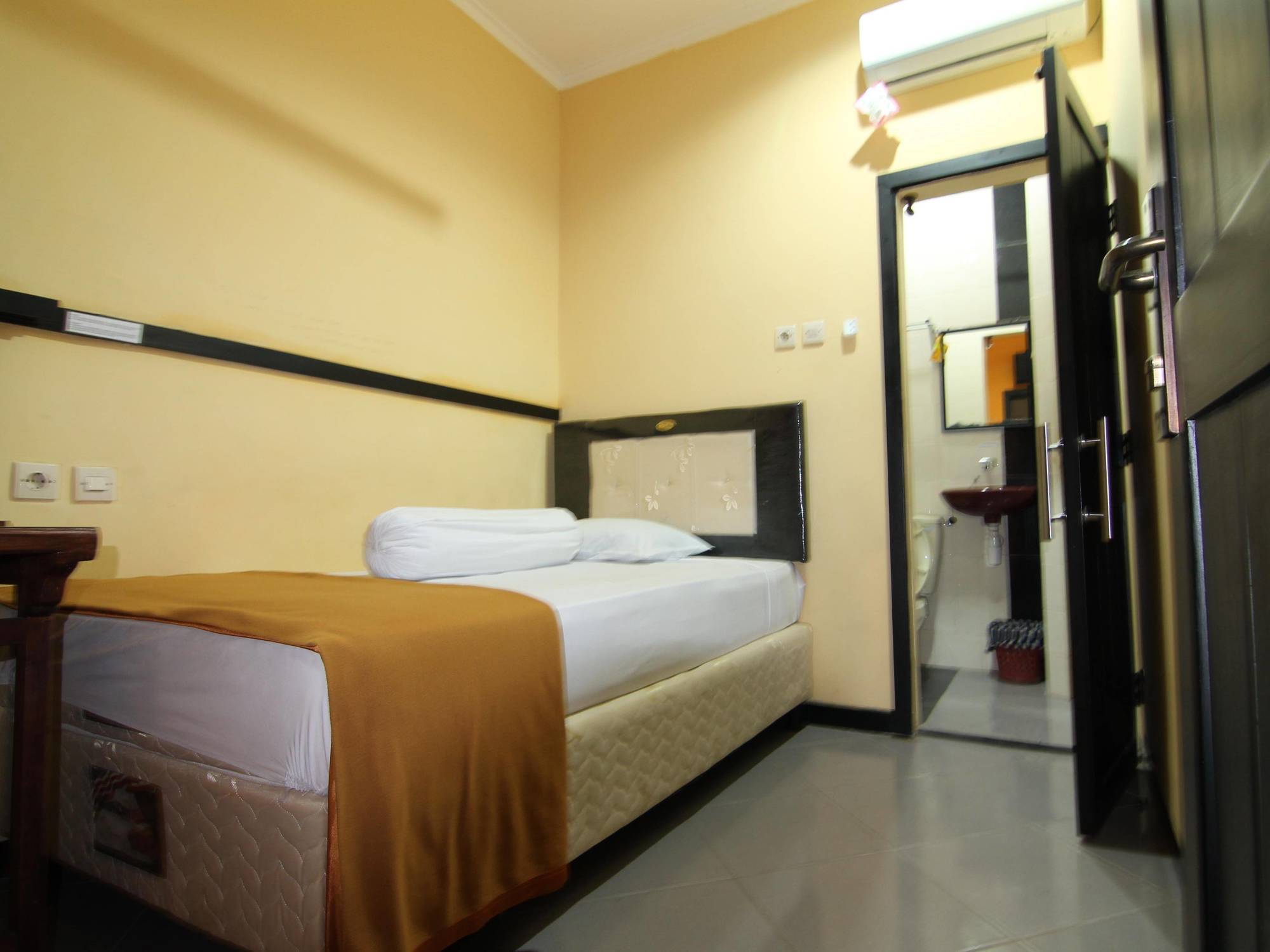 Ct1 Bali Bed & Breakfast Kuta  Exterior photo